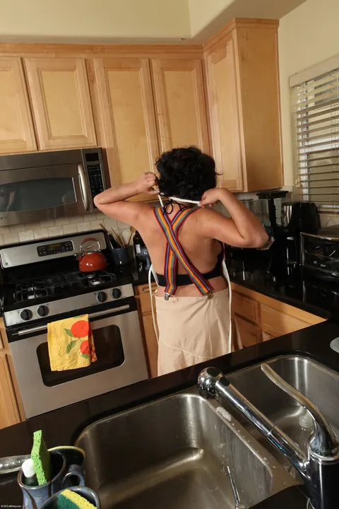 Short-Haired Chubby Housewife Bares All in the Kitchen – photo 6 of 21