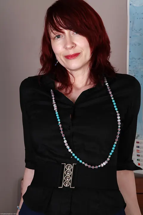 Scarlet Rose: Mature Redhead with Big Tits Undresses, Shows Her Tattoos and Spreads – photo 1 of 16