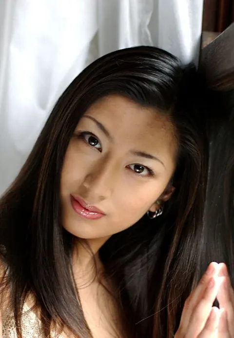 Ran Asakawa: Mature Asian MILF Strips Out of Her Lingerie by the Open Window – photo 3 of 16