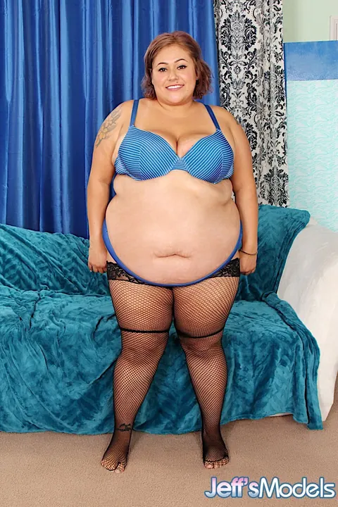 Veruca Darling: BBW Latina in Stockings Shows Her Big Natural Tits – photo 1 of 16