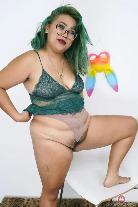 Asian BBW with Big Tits Spreads Her Hairy Pussy – photo 4 of 21