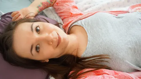 Hairy Brunette Masturbates with a Dildo in Selfie – photo 18 of 20