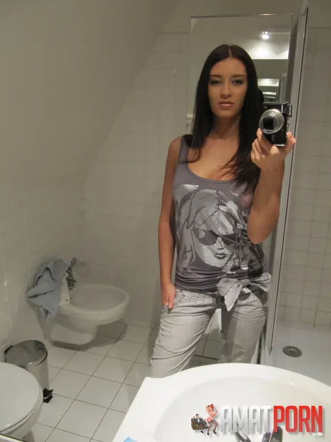 Busty Woman Takes Nude Selfies in the Bathroom – photo 2 of 15