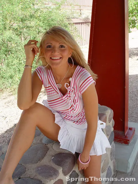 Spring Thomas: Blonde PAWG Flaunts Her Ass and Masturbates on a Public Sidewalk – photo 2 of 20