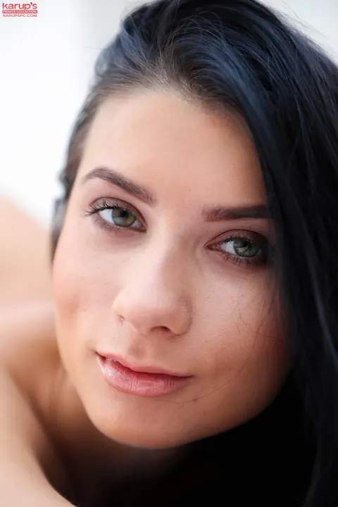 Nicole Black: Black-Haired Babe Poses Nude and Spreads Her Ass – photo 15 of 17