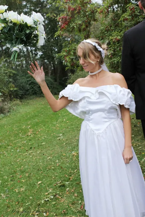 Hayley Marie Coppin: British Blonde MILF Bride Poses Naked in the Garden – photo 2 of 12