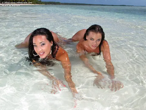 Miko Sinz: Asian Brunette in a Bikini Spreads Her Hairy Pussy on the Beach – photo 7 of 15