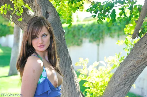 Lily Carter: Petite Brunette Strips Out of Her Shorts and Uses a Dildo Outdoors – photo 3 of 21