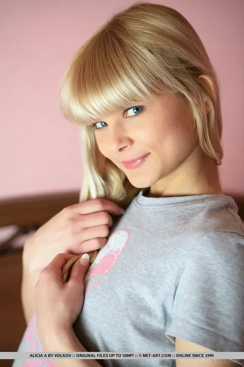 Lolly Hardcore: Slim Blonde Strips Out of Her Skirt on the Bed – photo 9 of 18