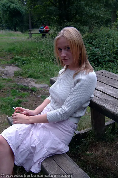 All Ruth: British Amateur Shows Her Tits Outdoors – photo 10 of 21