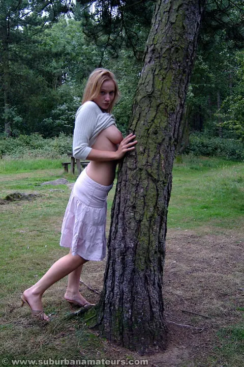 All Ruth: British Amateur Shows Her Tits Outdoors – photo 19 of 21
