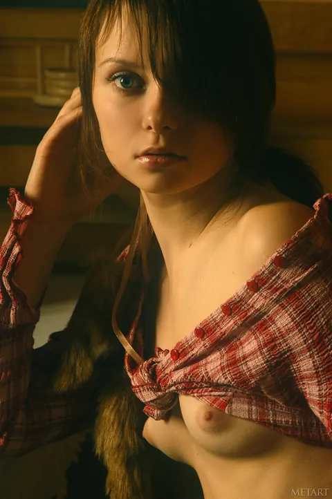Brunette Sheds Her Jeans and Top to Pose Nude – photo 8 of 21