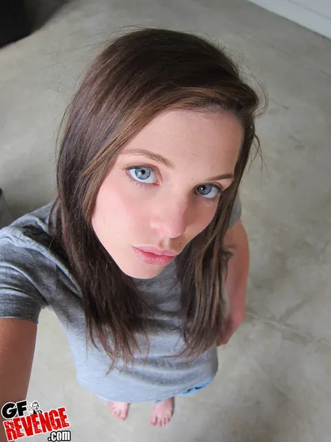 Kiera Winters: Brunette in a Bikini and Jeans Fingers Her Pussy and Spreads Wide – photo 10 of 16