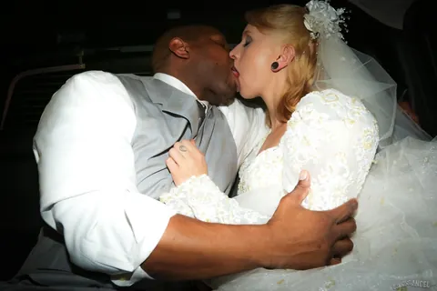 Eidyia: Tall Blonde MILF Bride Deepthroats BBC and Takes Anal – photo 6 of 17