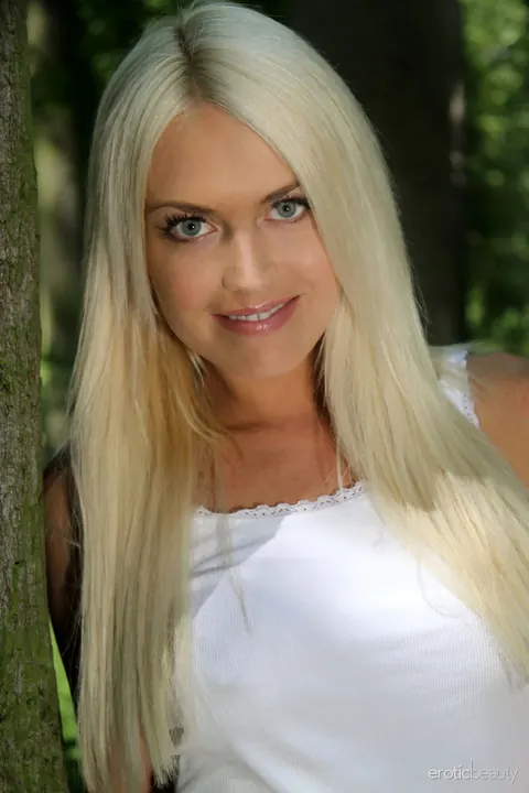 Lena Love: Blonde MILF Strips Nude in the Forest and Spreads – photo 1 of 16