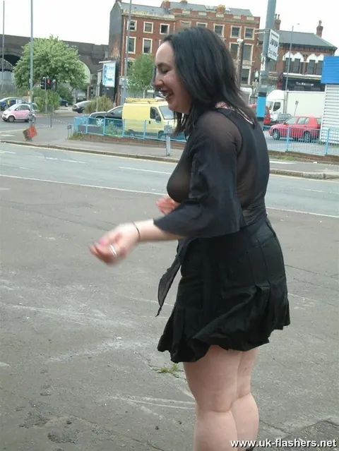 Nimue Allen: Brunette BBW in Boots and Glasses Flashes Her Big Tits Outdoors – photo 5 of 12