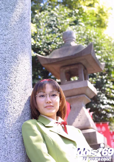 Japanese Woman in Uniform and Glasses Bares Her Breasts Outdoors – photo 1 of 14