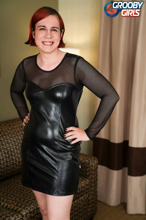 Trans Woman Poses Nude and Arches Back – photo 1 of 16