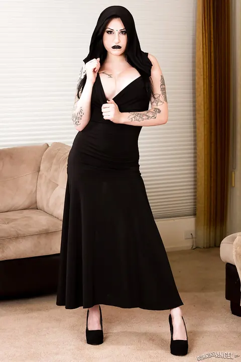 Ophelia Rain: Tattooed Brunette PAWG in a Skirt Fingers and Spreads – photo 2 of 15