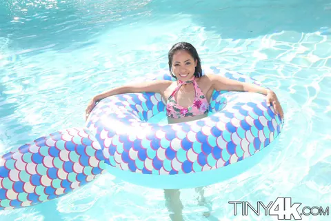 Aurora Winters: Asian Brunette Strips Out of Her Bikini in the Pool – photo 4 of 16