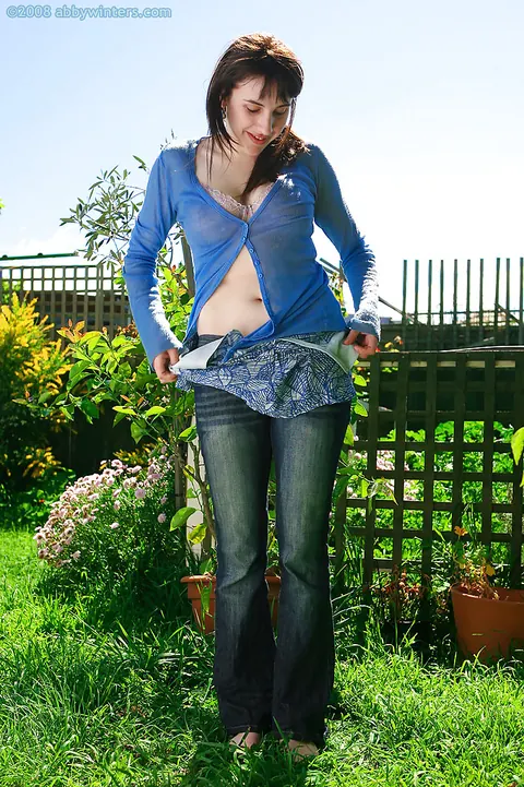 Thick Brunette Strips Out of Her Jeans and Panties Outdoors – photo 2 of 16