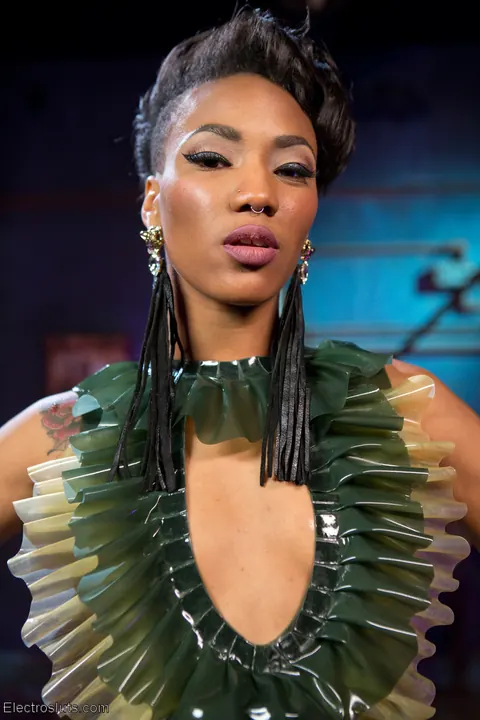 Katharine Cane & Nikki Darling: Two Ebony Women in Latex Have Lesbian Sex – photo 12 of 15
