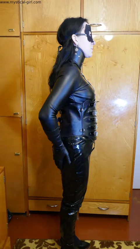 PAWG Poses in Leather and Thigh-High Boots for Bondage – photo 16 of 16