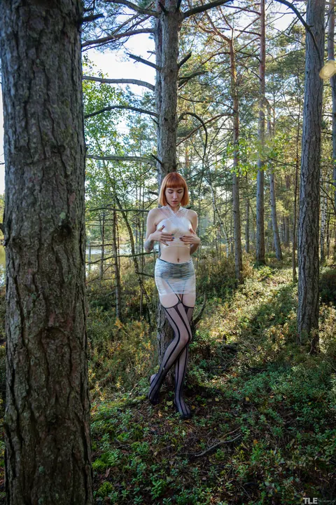 Lilly Mays: Tall Redhead Undresses and Kisses for Lesbian Session – photo 3 of 21