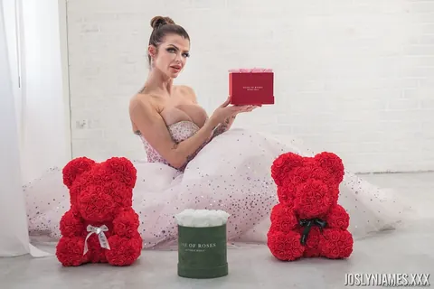 Joslyn James: Busty MILF Bride Pulls Down Her Wedding Dress to Show Her Cleavage – photo 9 of 21