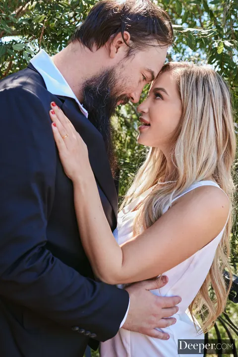 Blake Blossom: Blonde with Big Natural Tits Rides Cock and Takes a Load on Her Chest – photo 2 of 21