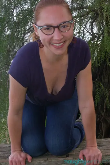 Maggie Mayhem – Redhead Flashes Her Natural Tits and Spreads Her Hairy Pussy Outdoors