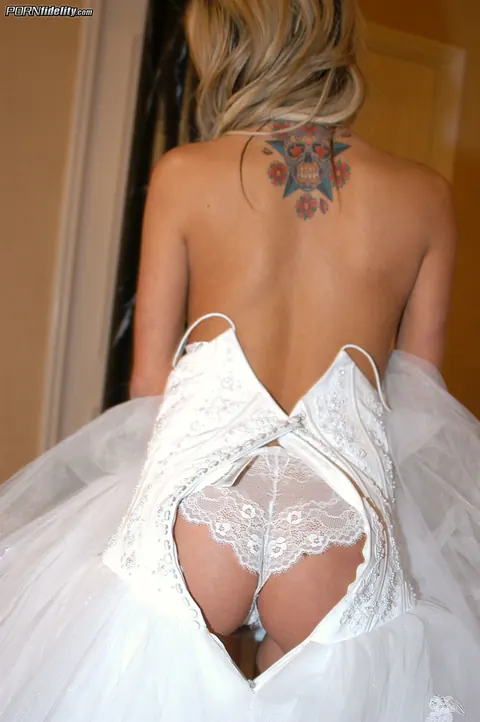 Kendall Brooks: Thick Blonde in Wedding Dress and Heels Has a Threesome – photo 7 of 17