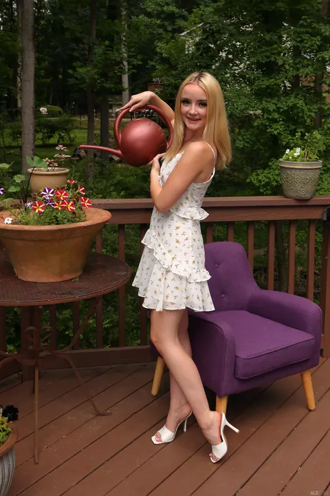 Maria Kazi: Pale Blonde with Natural Tits Spreads Her Pussy – photo 1 of 20