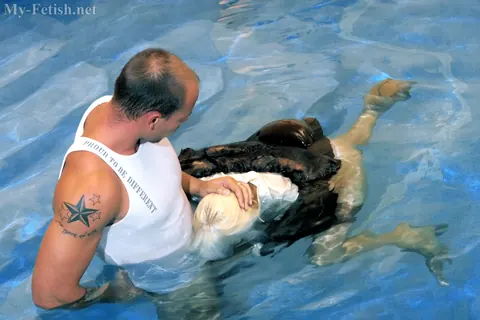 Blonde Strips in the Indoor Pool for Anal and a Facial – photo 12 of 15