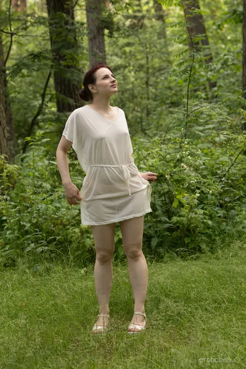 Lisa Musa: Slim Redhead Strips Out of Her Skirt and Spreads Outdoors – photo 2 of 16