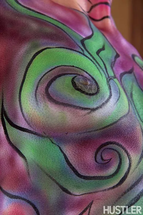 natasha voya: Blonde with Tattoos Covers Her Body in Paint and Spreads – photo 4 of 12