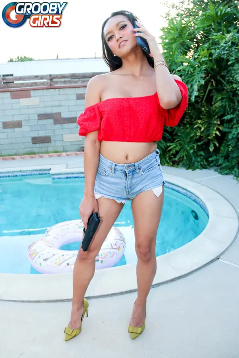 Trans Woman Soldier Strips Nude and Shows Off Her Body – photo 16 of 16