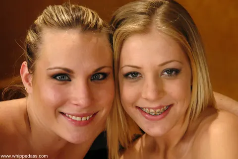 Leah Luv: Blonde MILF Binds Her Partner and Eats Her Pussy – photo 19 of 21