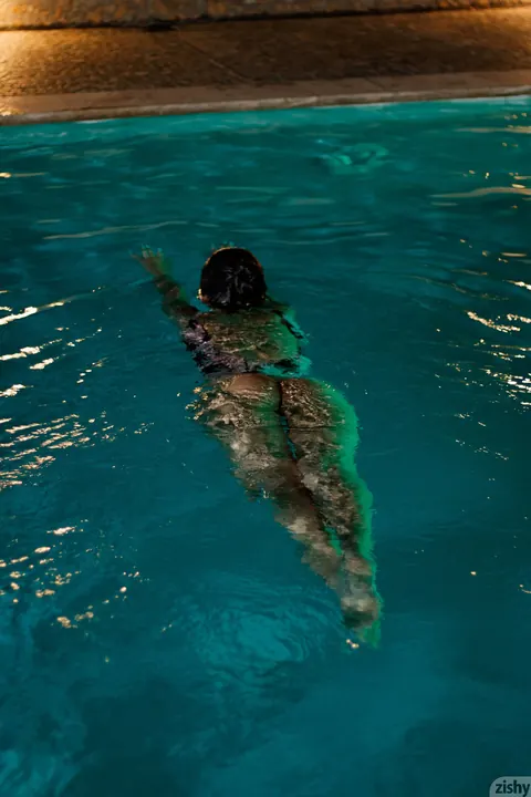 Kate Maze: Curly-Haired Colombian Latina PAWG Shows Her Big Ass by the Pool – photo 2 of 12