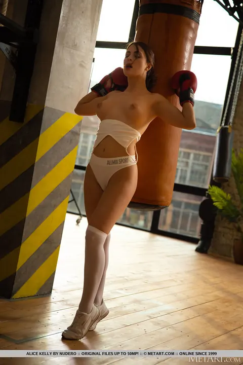 Alice Kelly: European Brunette Strips to Socks and Spreads in the Gym – photo 6 of 18