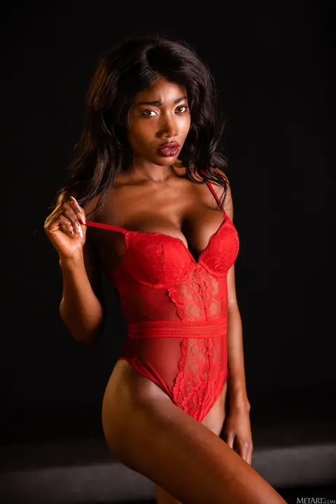 Mimi Desuka: Ebony Brunette with Short Hair Strips to Show Her Big Natural Tits – photo 4 of 21