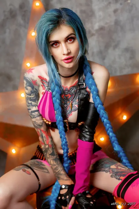 Skinny Tattooed Babe Poses in a Bikini and Costume – photo 3 of 20
