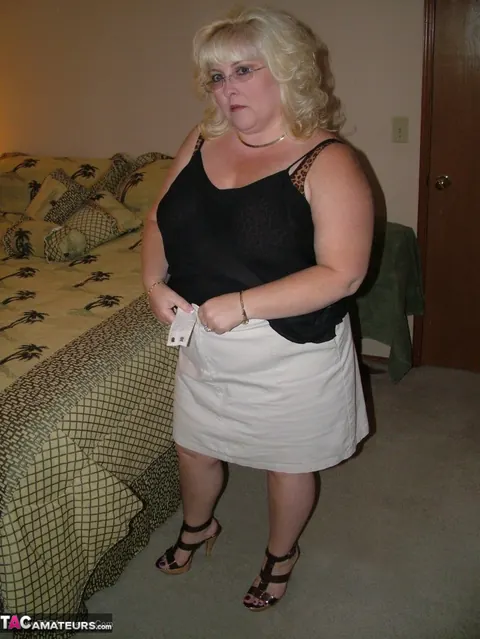 Taffy Spanx: Curvy Blonde MILF Cups Her Big Tits in Lingerie and Glasses – photo 8 of 16