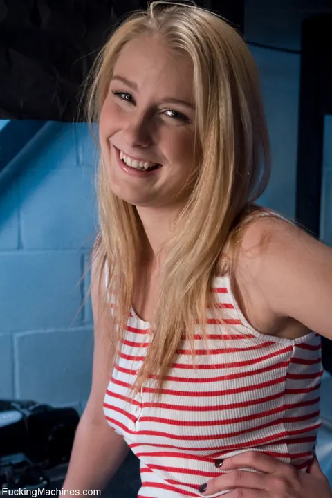 Natalie Norton: Blonde PAWG Squirts and Spreads While Restrained in Bondage – photo 1 of 21