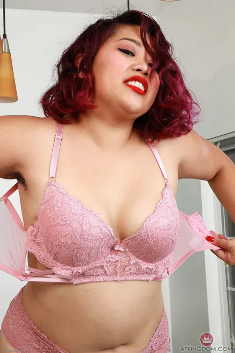 BBW Undresses and Reveals Her Hairy Pussy – photo 5 of 21