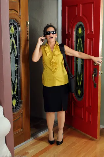 Melissa Monet – Mature Brunette with Big Tits Strips Out of Her Pantyhose