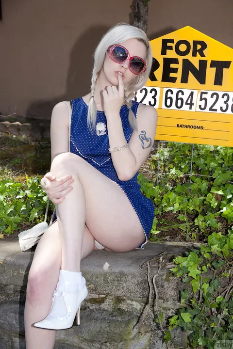 Lauren WK: Petite Blonde Flashes Her Panties Outdoors – photo 4 of 11