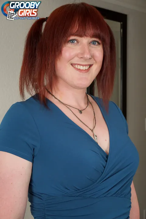 Trans Woman Strips Nude and Shows Her Ass – photo 2 of 15