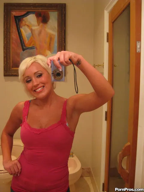 Tristan Taylor: Short-Haired Blonde Pulls Panties Aside in the Bedroom – photo 2 of 16