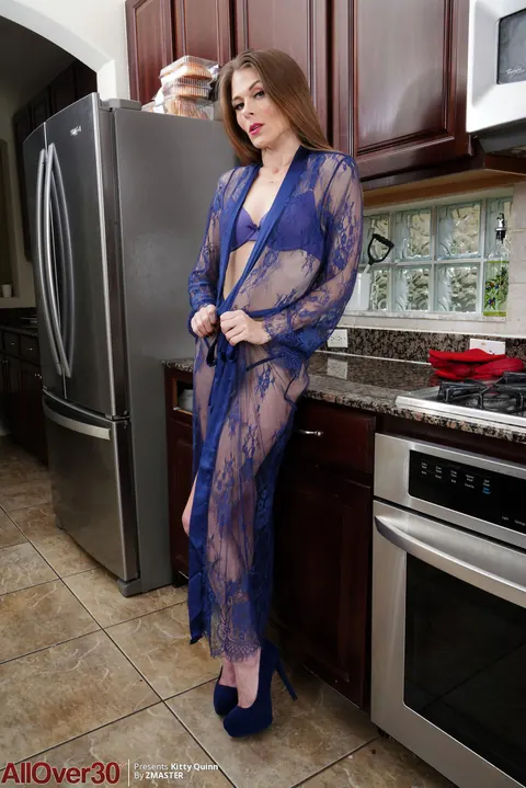 Kitty Quinn: Blonde Latina MILF Strips Off Her Robe in the Kitchen – photo 4 of 15